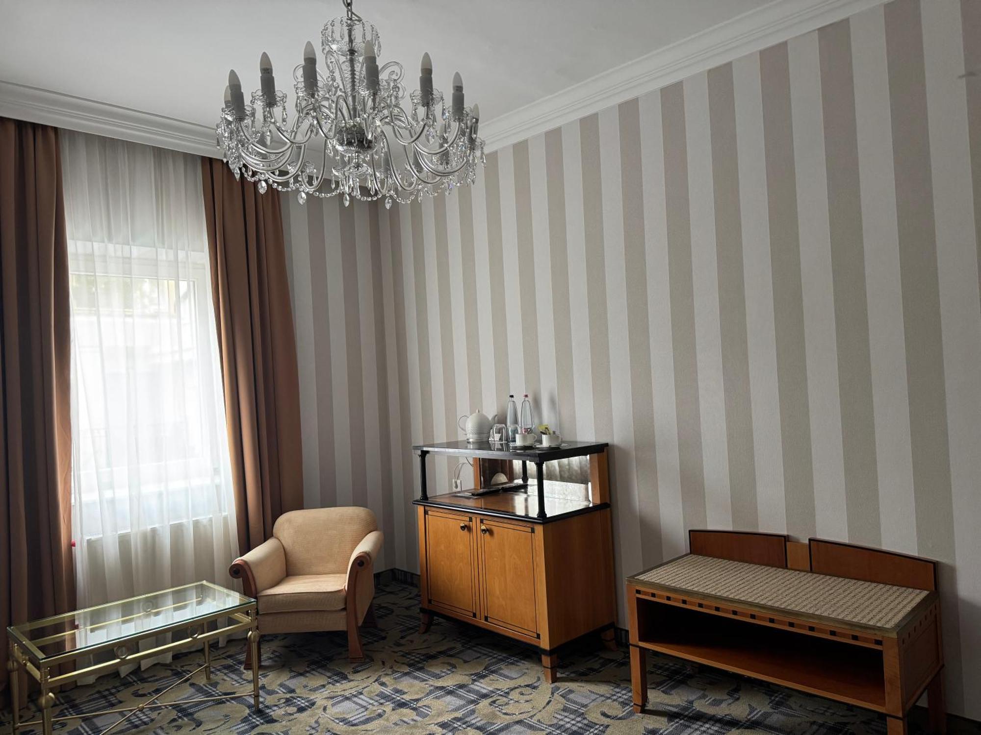 Pannonia 1893 Premium Hotel Шопрон Екстериор снимка